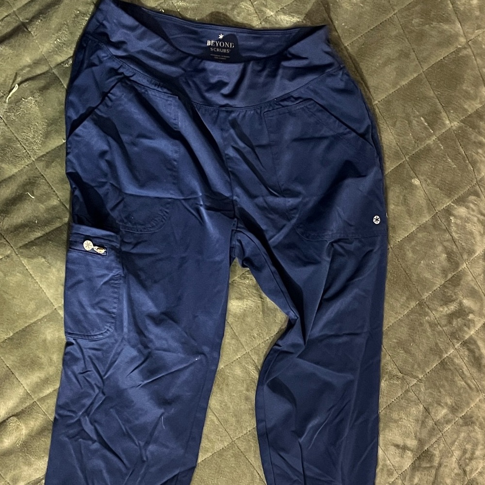 Beyond Scrubs Women's Navy Blue Joggers & top.